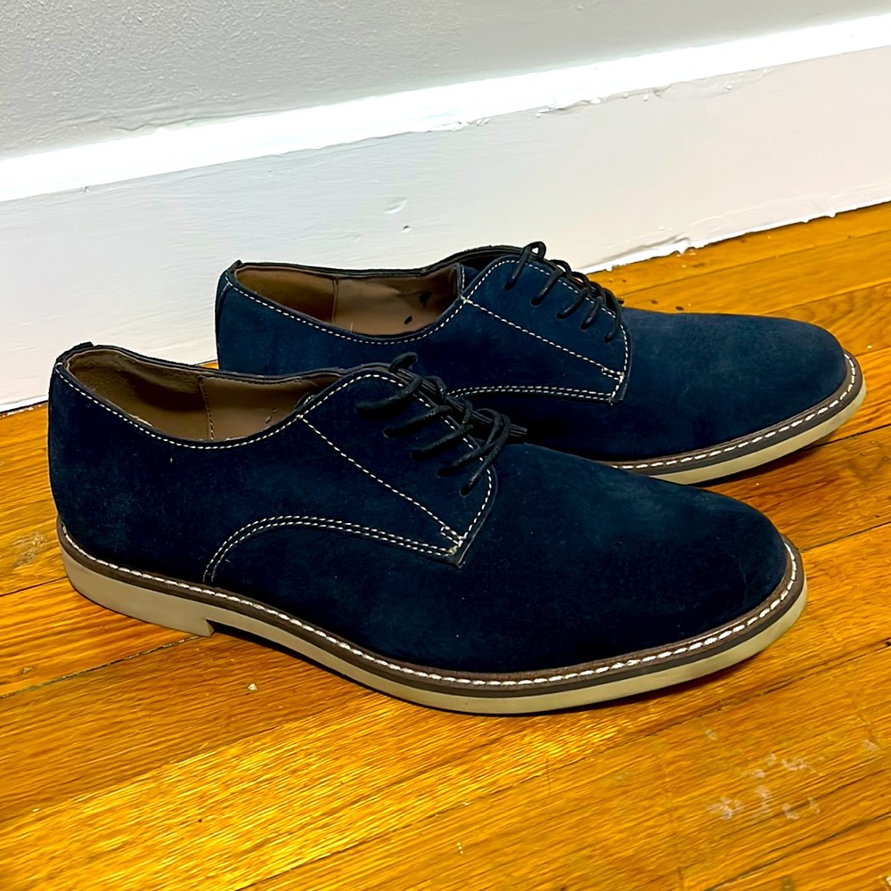 Banana Republic oxford laced suede shoes